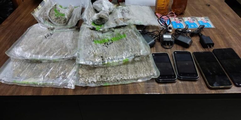 EN COMPRESOR INTENTAN INGRESAR DROGA Y TELÉFONOS A CÁRCEL