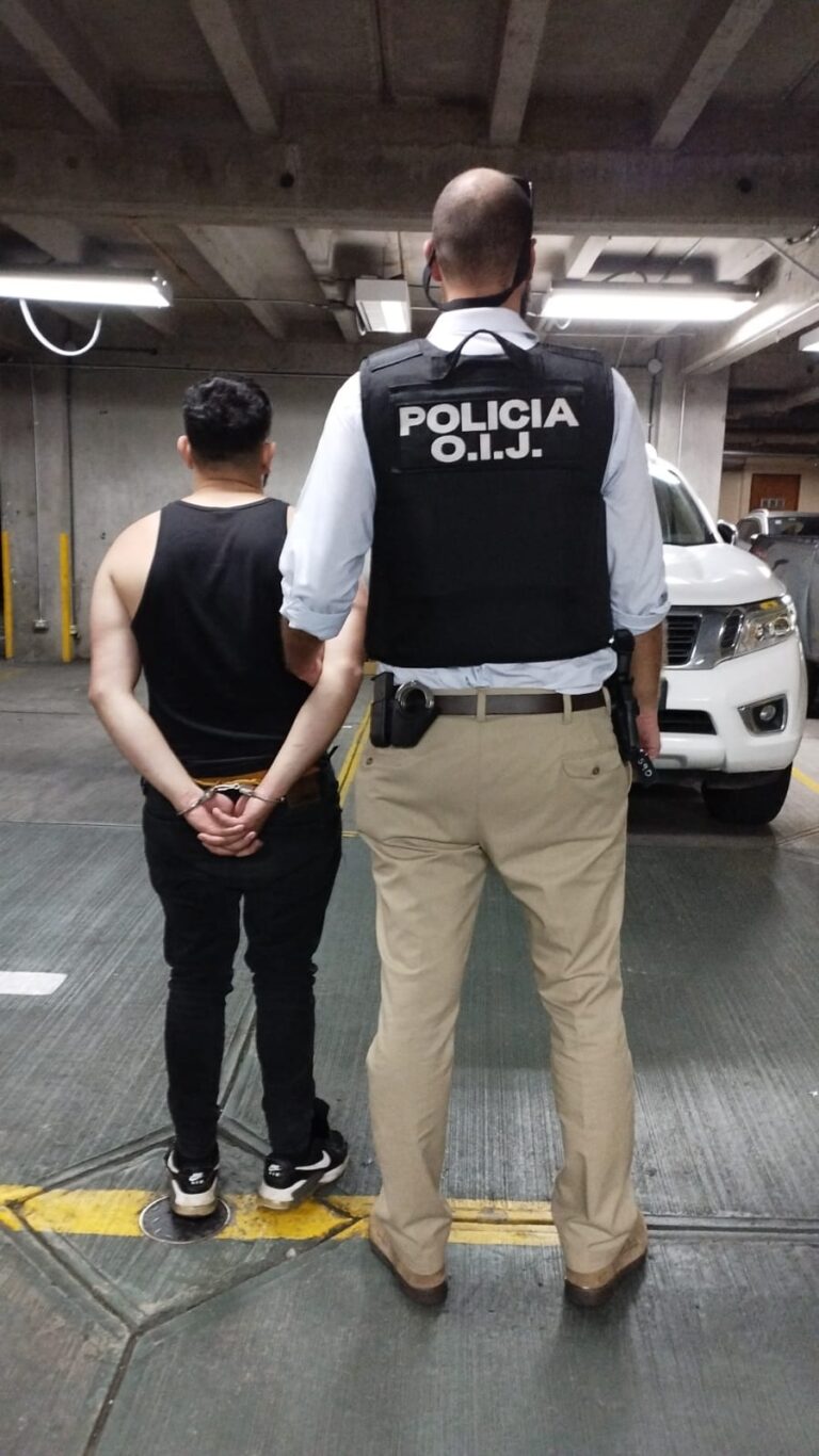 UN DETENIDO POR ROBO DE CARROS DE LA ESPH