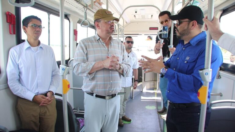 PAÍS CON PRIMERA LÍNEA DE BUSES ELÉCTRICOS