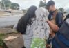 ¡INSÓLITO! USAN BEBÉ FALSO PARA PEDIR