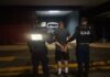 LO DETIENEN POR CONDUCIR EBRIO Y LE ENCUENTRAN UN ARMA Y MUNICIONES