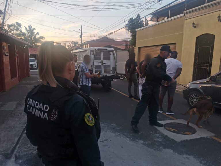 DETIENEN A TRES COLOMBIANOS CON ARMA Y DROGA EN HEREDIA