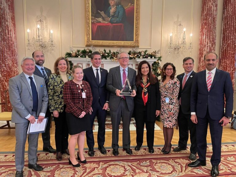 INTEL RECIBE PREMIO A LA EXCELENCIA CORPORATIVA