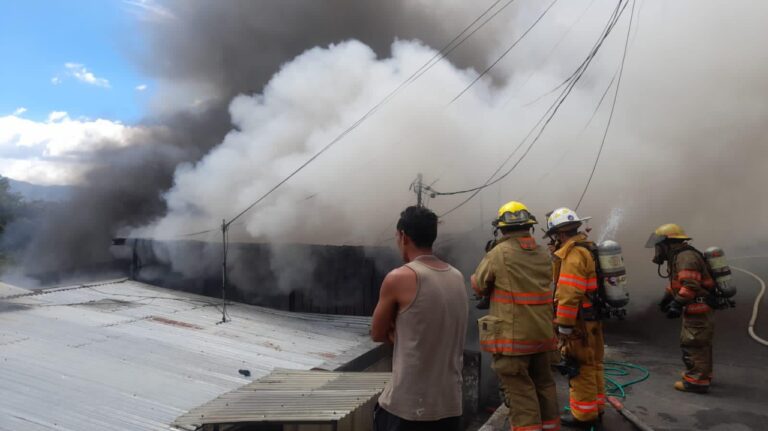 HABILITAN ALBERGUE PARA AFECTADOS DEL INCENDIO EN SAN PABLO