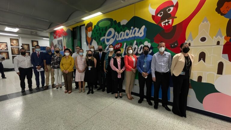 RINDEN HOMENAJE A PERSONAL MÉDICO DEL SAN VICENTE DE PAÚL