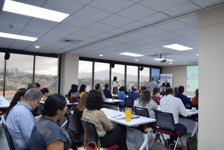 ESTUDIO REVELA LAS NECESIDADES DE FORMACIÓN EN SECTORES DE DISPOSITIVOS MÉDICOS Y TIC