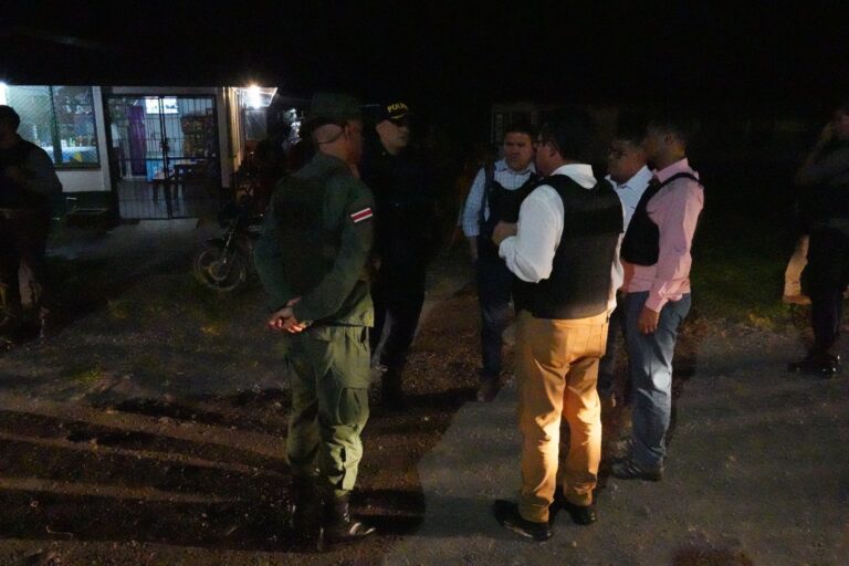 AUTORIDADES TOMARON SARAPIQUÍ EL FIN DE SEMANA