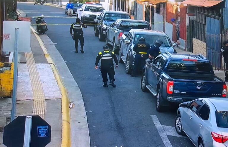 DETIENEN MUJER EN ALLANAMIENTO EN SAN PABLO