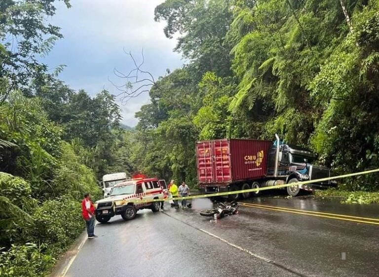 RUTA 32 CON BLOQUEOS Y ACCIDENTES