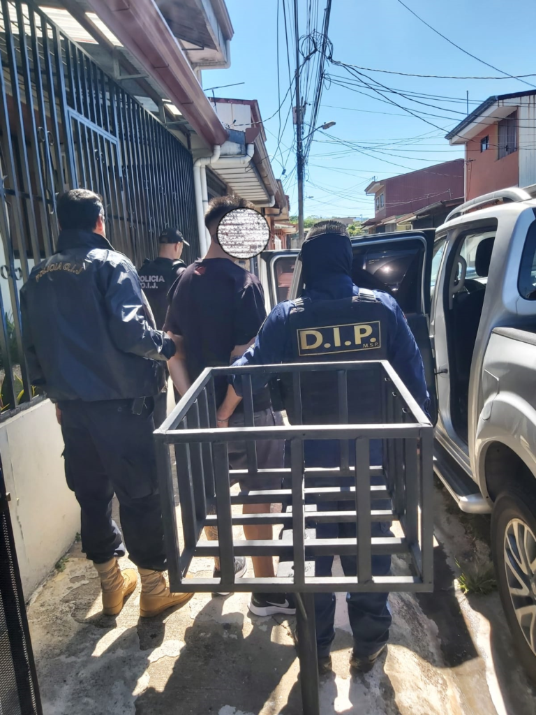 TRES DETENIDOS POR VENTA DE DROGA EN ALAJUELA
