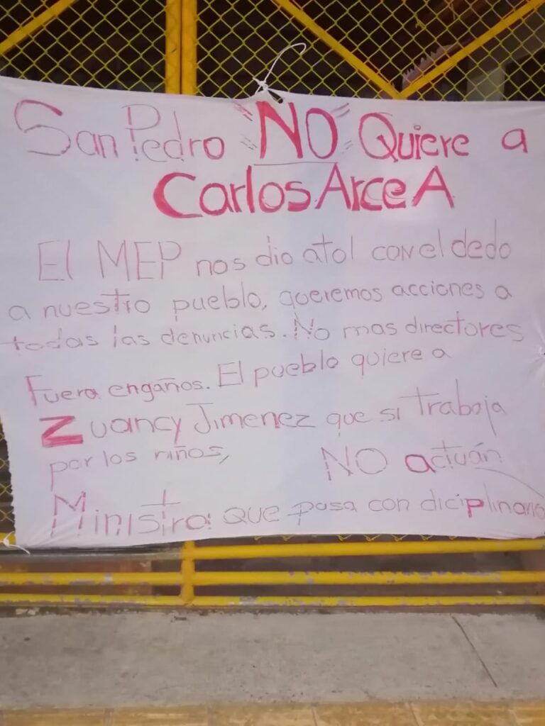 ESCUELA DE SAN PEDRO DE BARVA AMANECE CERRADA