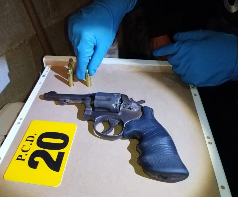 DETIENEN MADRE, HIJO Y CUÑADO POR INTEGRAR NARCO FAMILIA