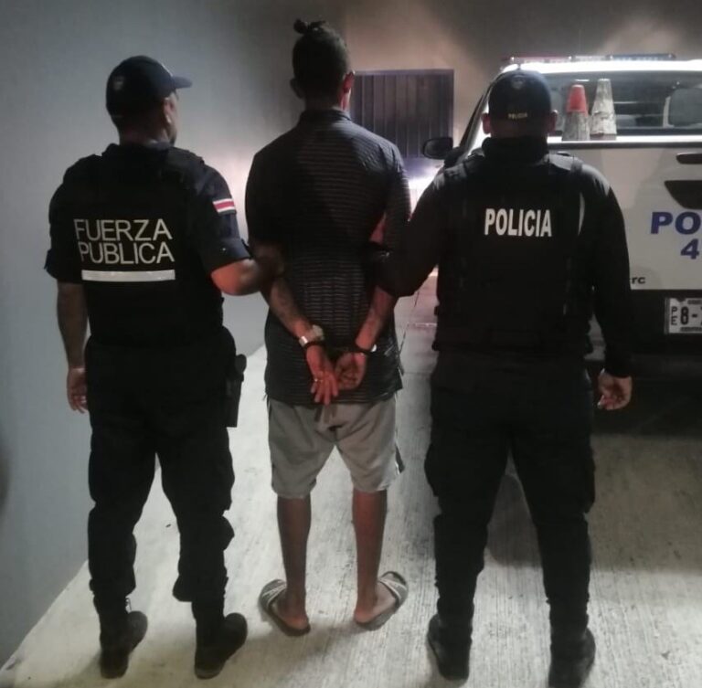 DETIENEN VENDEDOR DE DROGA EN SARAPIQUÍ