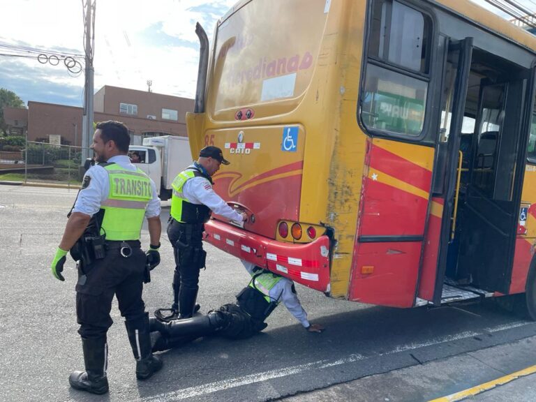 USUARIOS DE BUSETAS AMARILLAS DESPROTEGIDOS AL VIAJAR EN UNIDADES CON VIDA ÚTIL VENCIDA