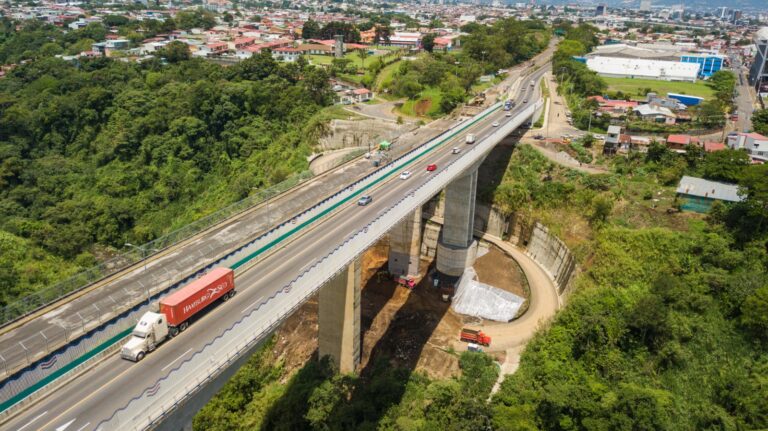 CONCLUYE DEMOLICIÓN EN SECTOR SUR DEL ANTIGUO PUENTE VIRILLA