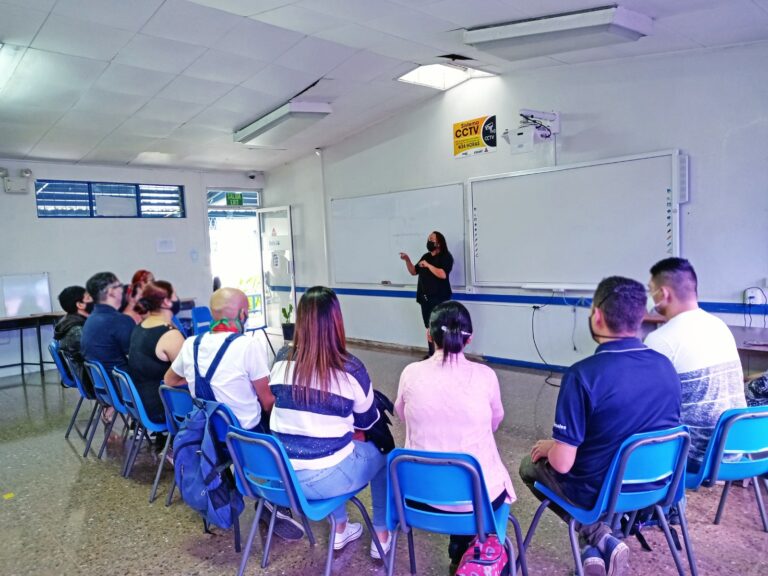REACTIVAN CURSO TEÓRICO DE MANEJO PARA SORDOS