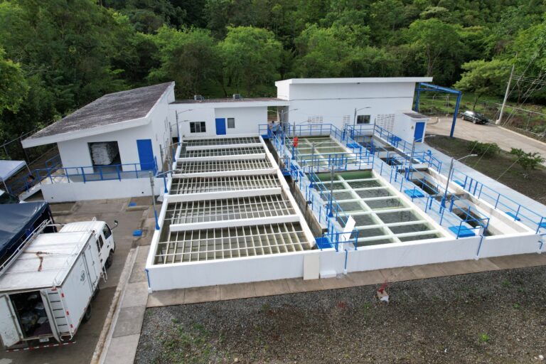 AYA INAUGURA PLANTA CAPAZ DE POTABILIZAR  13 MILLONES DE LITROS DE AGUA AL DÍA