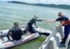 GUARDACOSTAS RESCATA A TURISTAS QUE NAUFRAGARON A BORDO DE UN BOTE INFLABLE