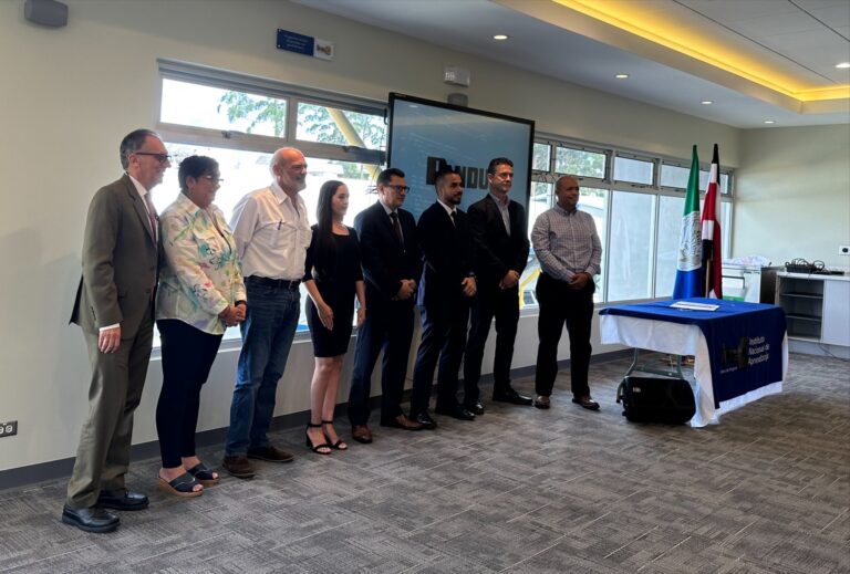 INTEL, SAMPTEC, ABOPAC Y PANDUIT FIRMAN CONVENIO CON EL INA