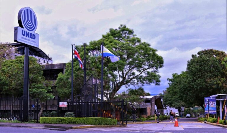 NUEVA MODALIDAD PARA QUE ADULTOS COMPLETEN EL BACHILLERATO