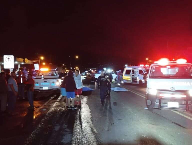 DOS FALLECIDOS EN CHOQUE EN NARANJO
