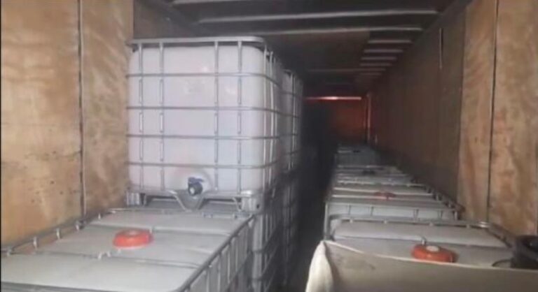 CON TUBERÍA EXTRAÍAN COMBUSTIBLE DE POLIDUCTO Y LO PASABAN A UNA VIVIENDA
