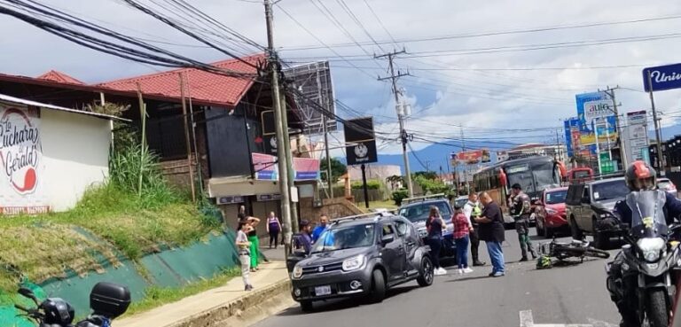 COLISIÓN FRENTE A LA ANTIGUA FOSFORERA