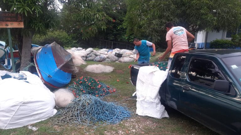 CONVIERTEN TRASMALLOS QUE ESTÁN EN EL FONDO DEL MAR EN MADERA PLÁSTICA