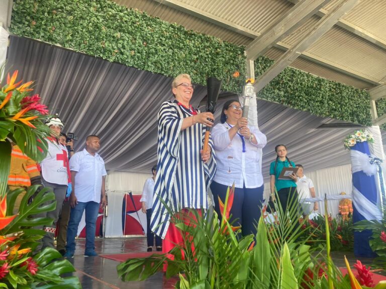 AUTORIDADES NICARAGÜENSES ENTREGAN LA TEA A LAS COSTARRICENSES