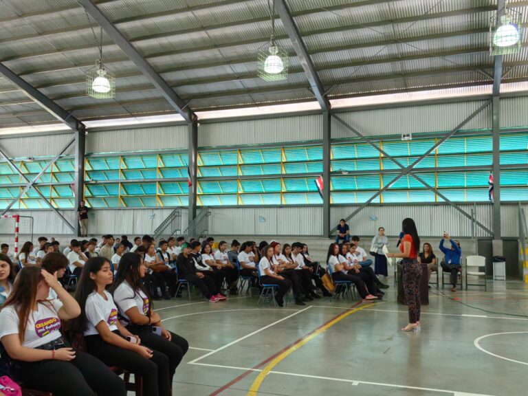 JÓVENES HEREDIANOS DESARROLLAN HABILIDADES PARA LA VIDA CON POZUELO