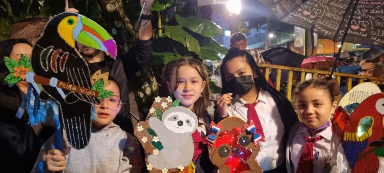 ¿POR QUÉ COSTA RICA CELEBRA EL DESFILE DE FAROLES?