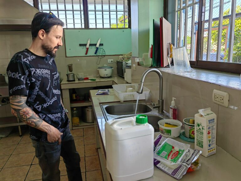 BROTE DE HEPATITIS A EN BARREAL DE HEREDIA