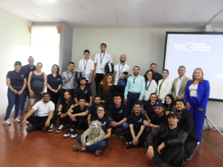 ESTUDIANTES DEL INA REDISEÑAN PÁGINAS WEB PARA ORGANIZACIONES DE LOS SANTOS