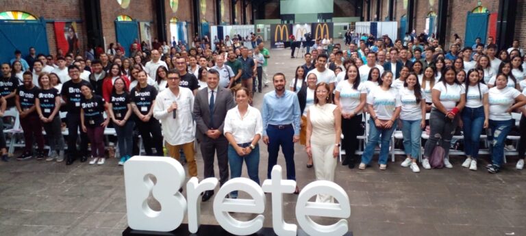 INA HABILITA MIL CUPOS DE MATRÍCULA EN FERIA BRETE GAM
