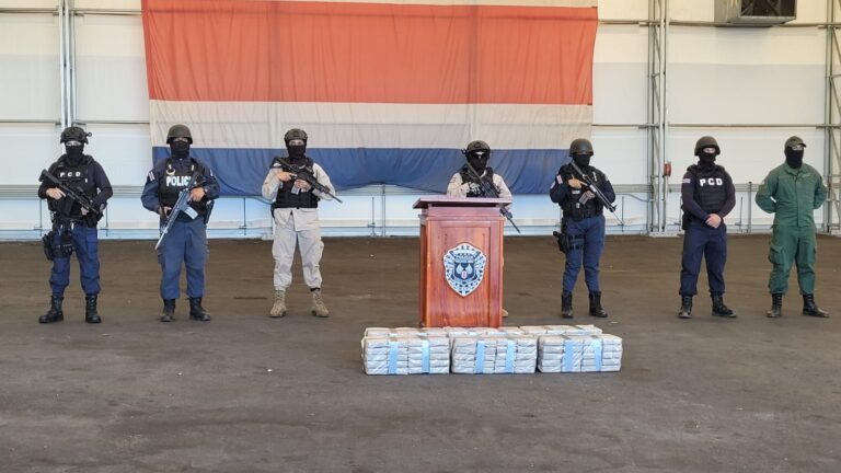 DECOMISAN 120 KILOS DE COCAÍNA EN TERMINAL DE CONTENEDORES