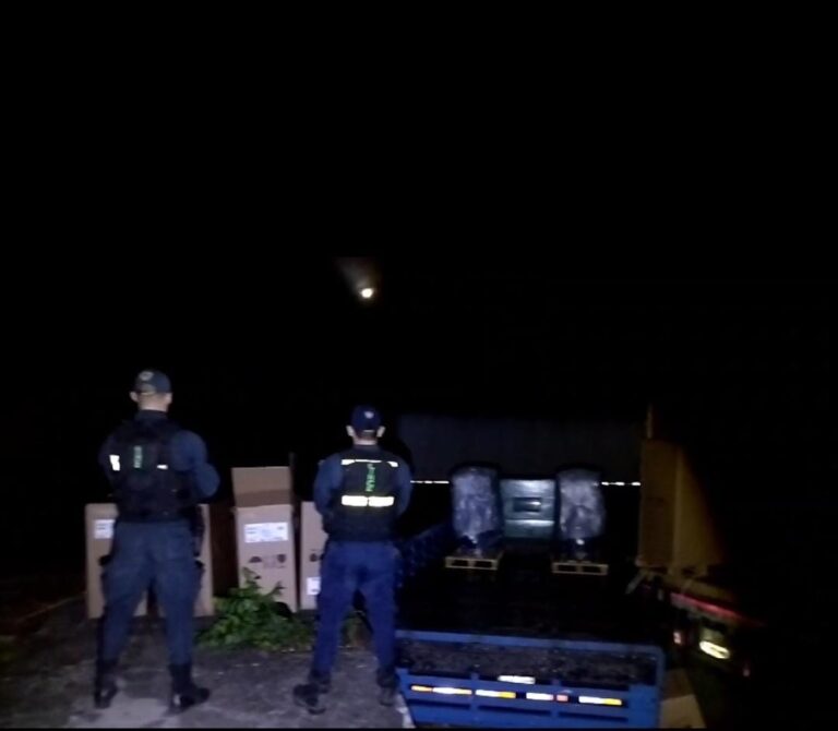 DETIENEN A LADRONES DE CONTENEDORES EN EL COYOL