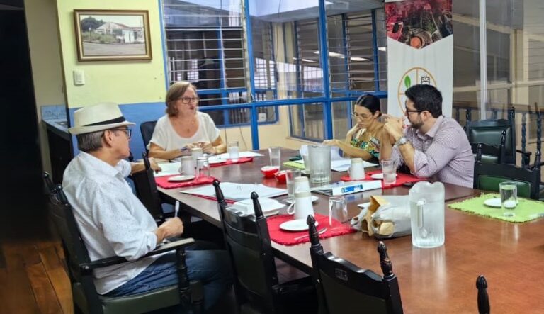 POR PRIMERA VEZ EN MÁS DE UNA DÉCADA, MUJER DIRIGE CÁMARA DE COMERCIO DE HEREDIA