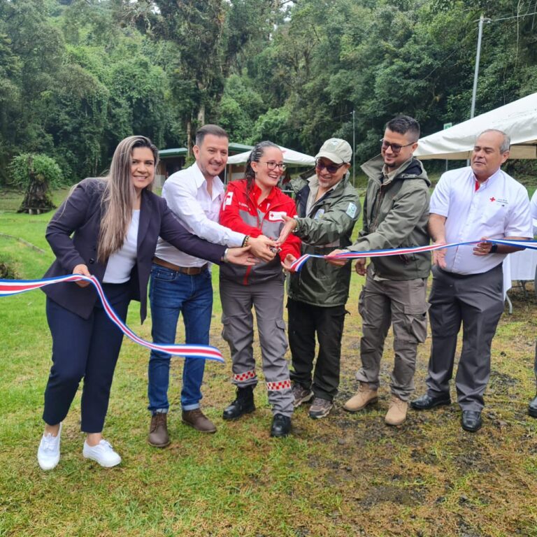 CRUZ ROJA ESTRENA CAFETERÍA EN PARQUE NACIONAL VOLCÁN BARVA
