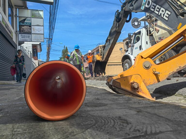 HEREDIA RENOVARÁ 3 MIL METROS DE ALCANTARILLADO SANITARIO