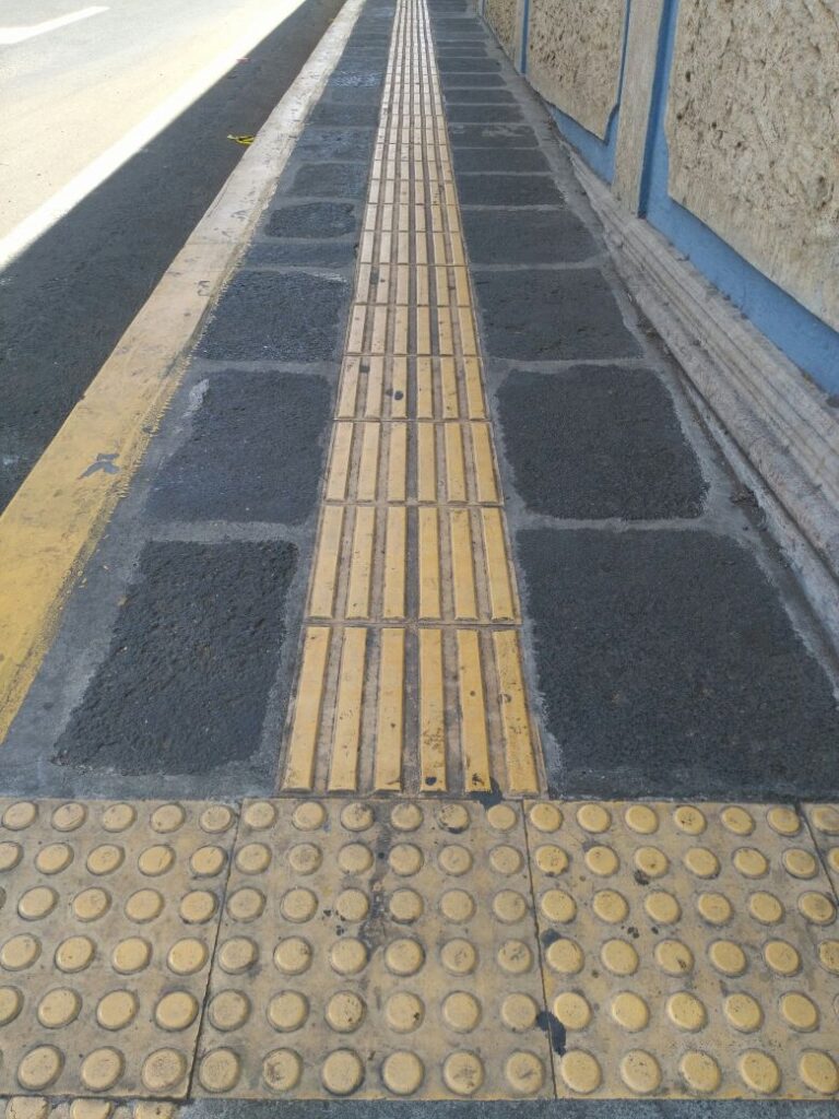 CENTRO DE PATRIMONIO INSTA A MUNICIPALIDADES A CONSERVAR ANTIGUAS ACERAS DE PIEDRA