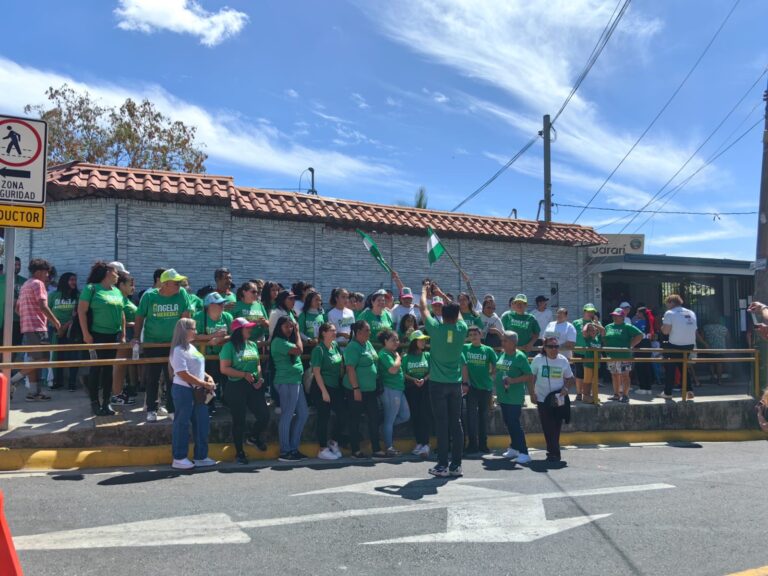 ANGELA AGUILAR SE DEJA LA ALCALDÍA DE HEREDIA