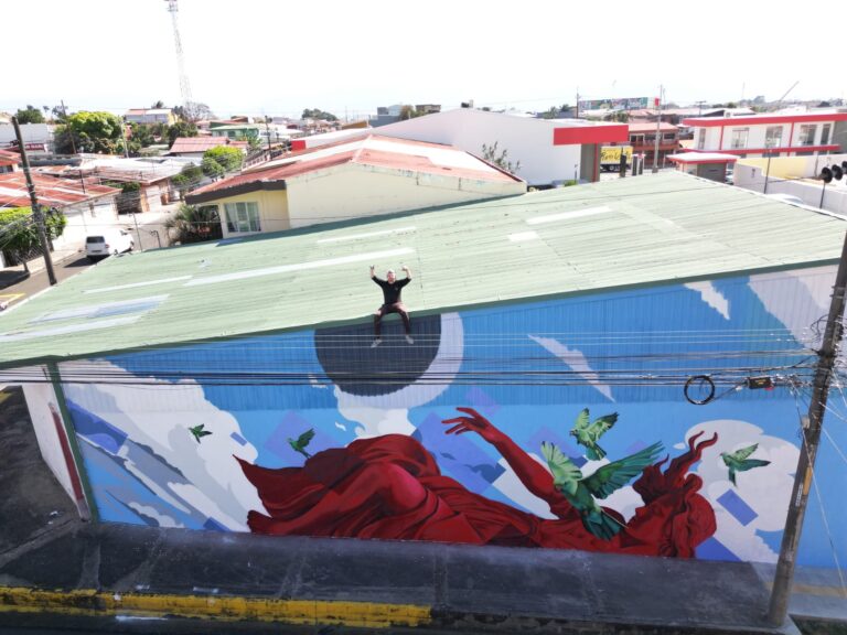 MURALISTA INTERNACIONAL DEJA HUELLA EN BARRIO FÁTIMA