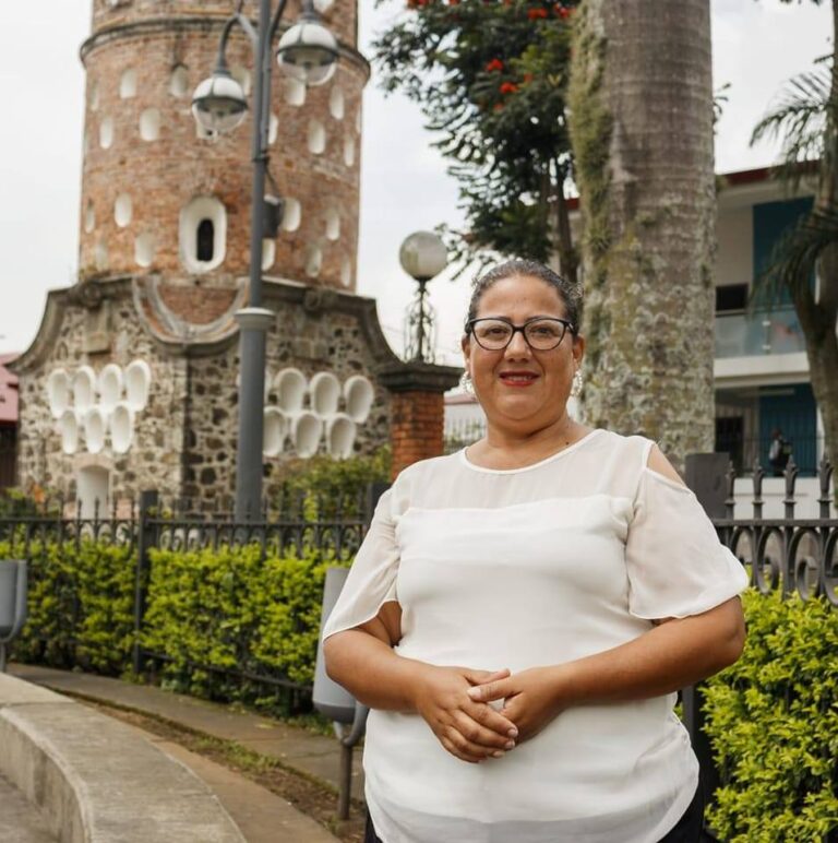NOMBRAN PRIMERA MUJER EN LA PRESIDENCIA  DE LA CÁMARA DE COMERCIO DE HEREDIA