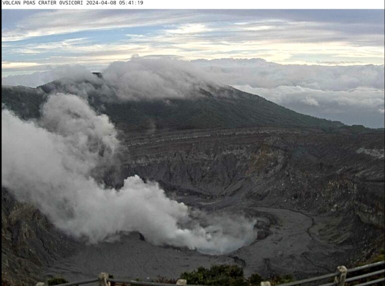 La actividad del Volcán Poas se mantiene constante.