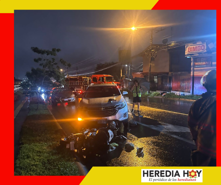COLISIÓN CON PRENSADOS A 400 METROS DEL PASEO DE LAS FLORES