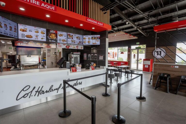 KFC LLEGA A SAN JOAQUÍN DE FLORES