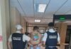 DETIENEN POLICÍA PENITENCIARIO AL INTENTAR INGRESAR TELÉFONOS Y MEDICINAS A CÁRCEL El policía penitenciario de apellidos González Orellana empezaba turno la noche de este sábado 22 de junio en la cárcel en Alajuela, cuando fue detenido.