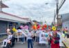 ADULTOS MAYORES CELEBRARON «POR MEDIA CALLE»