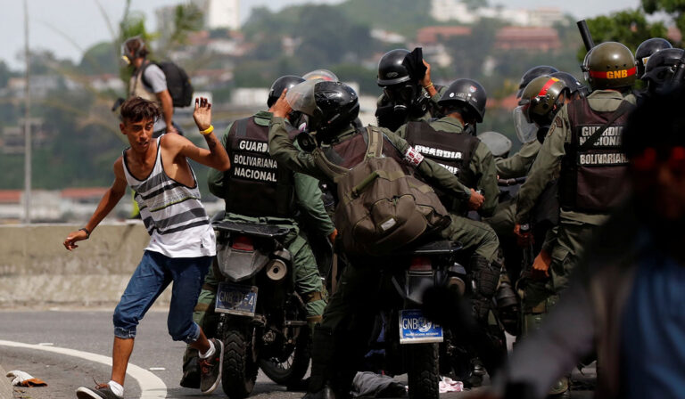 Imagen tomada de Europa Press del ambiente que se vive en Venezuela.
