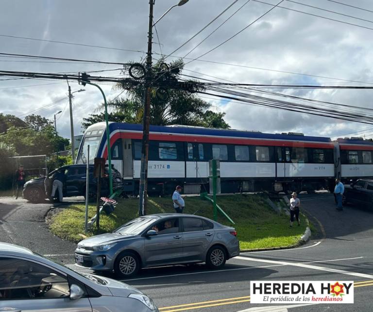 SUSPENDEN SERVICIOS DEL TREN DE HEREDIA POR COLISIÓN